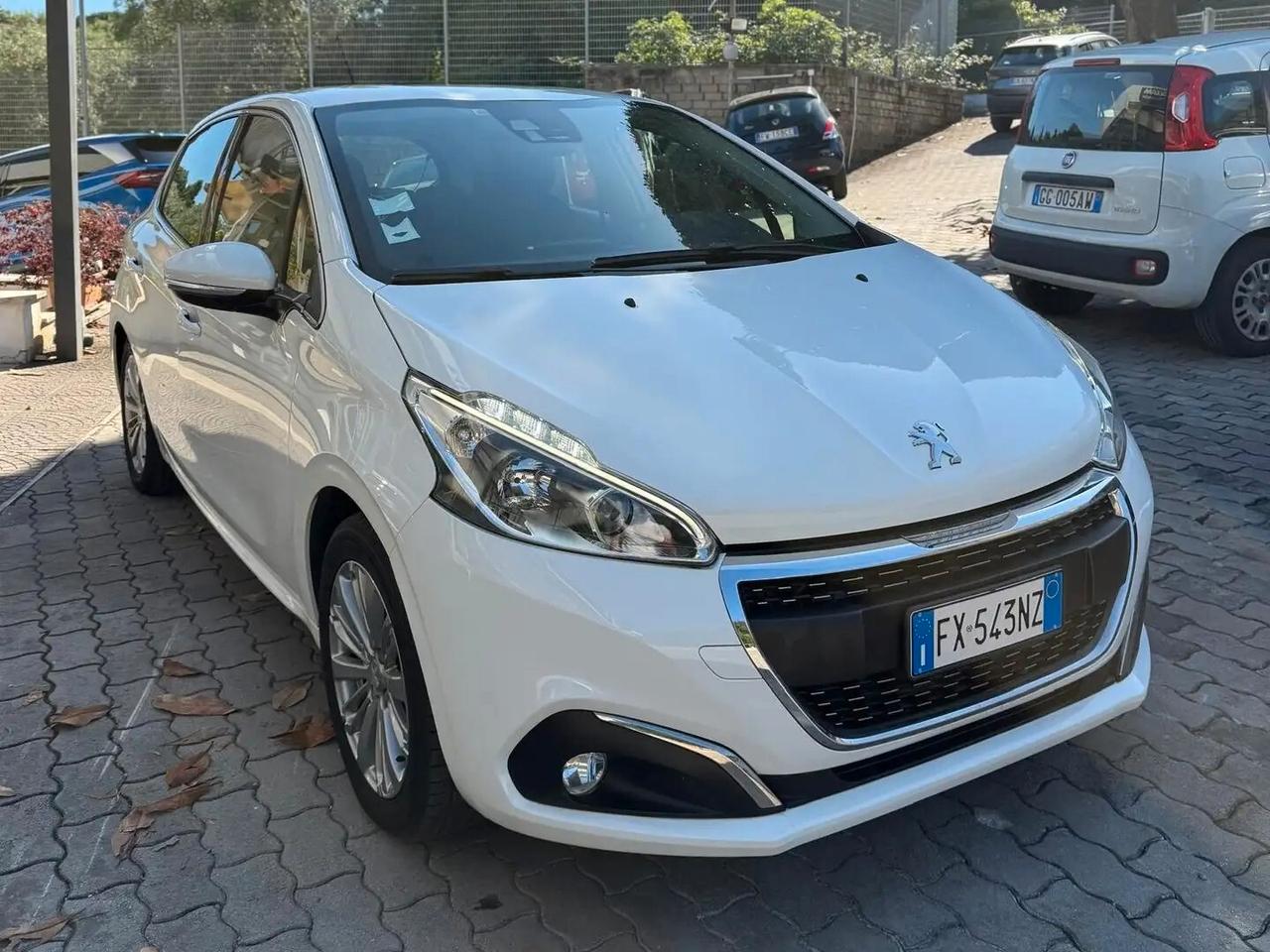 Peugeot 208 PureTech Turbo 110 EAT6 S&S 5 porte Allure