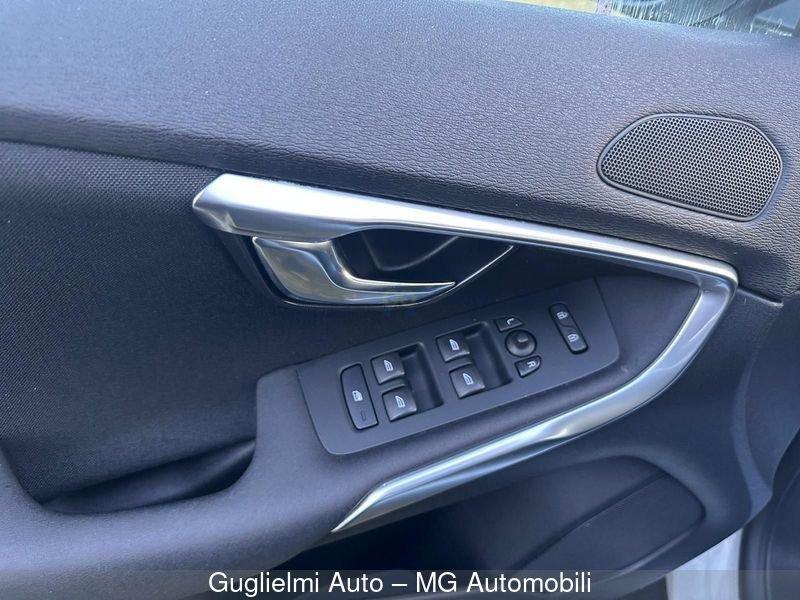 Volvo V40 Cross Country D2 Geartronic Momentum