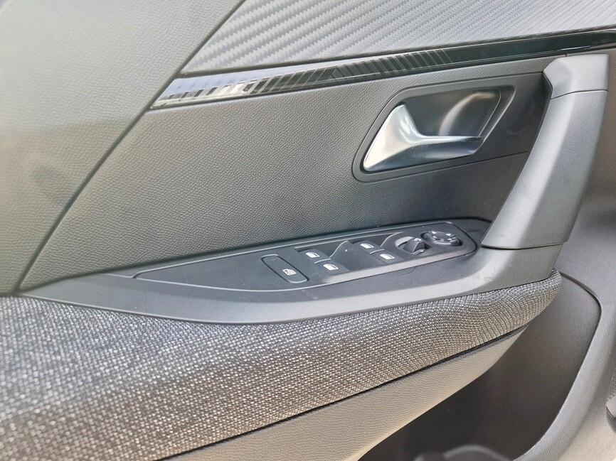 Peugeot 2008 PureTech 100 S&S Style