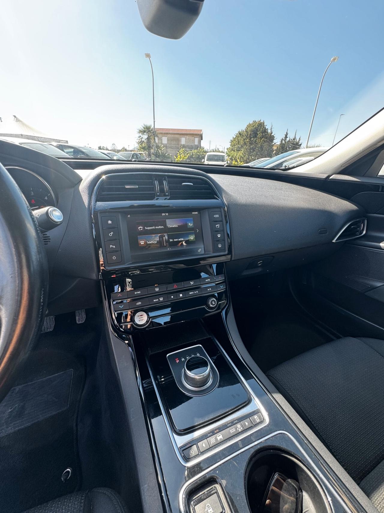 Jaguar XE 2.0 D Turbo Prestige