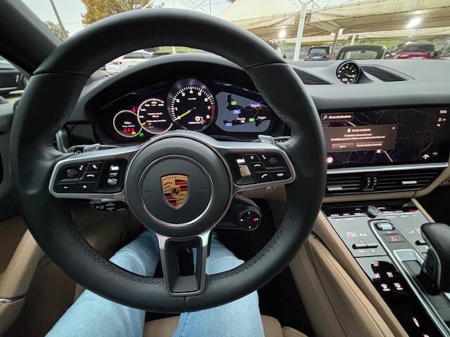 Porsche Cayenne Coupé 3.0 V6 E-Hybrid Platinum Edition 340CV