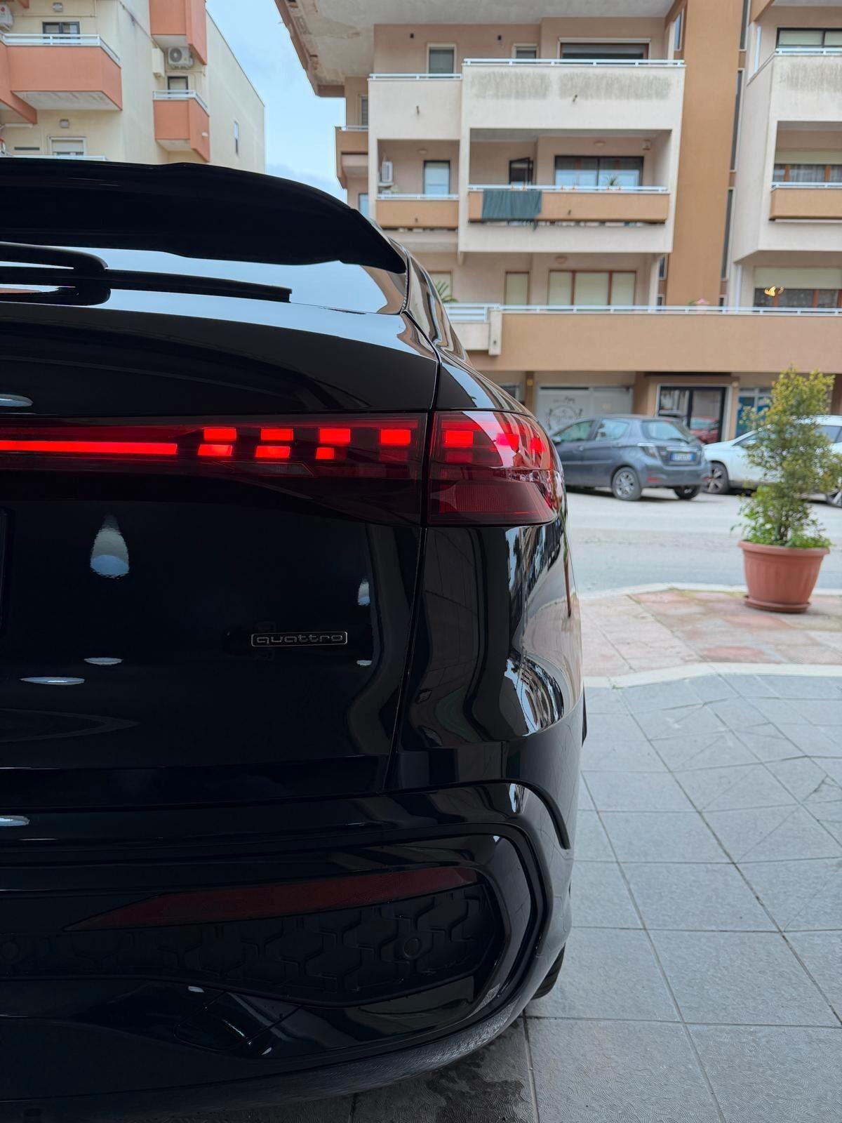 Audi Q5 SPB 40 TDI quattro S tronic Identity Black