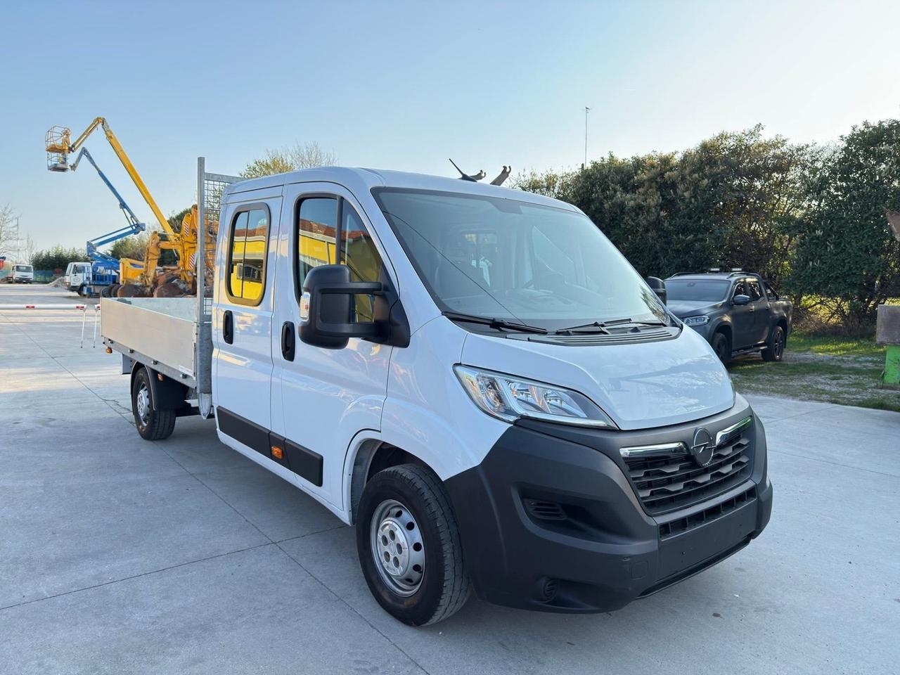 Furgone cassonato OPEL MOVANO - 7 POSTI