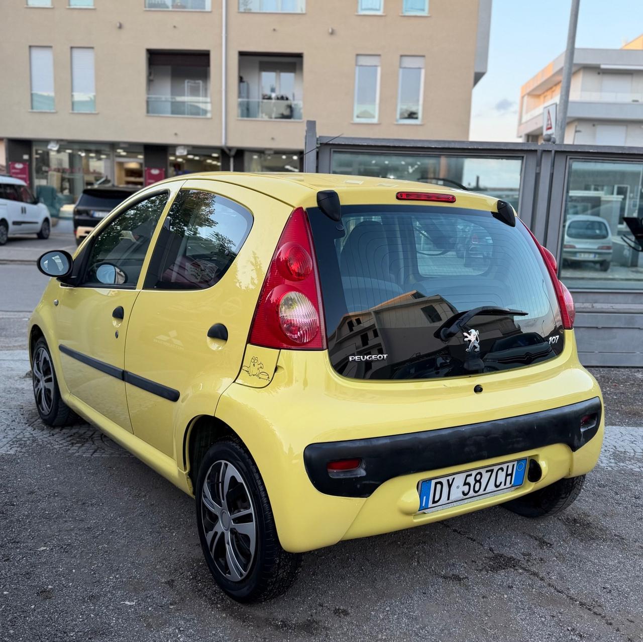 Peugeot 107 1.0 68CV 5p. Sweet Years