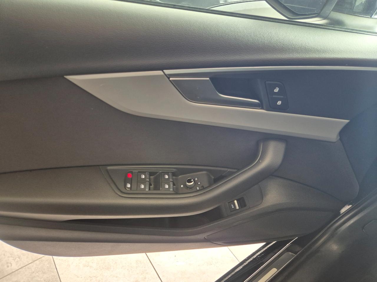 Audi A4 30 TDI/136 CV S tronic Business Advanced