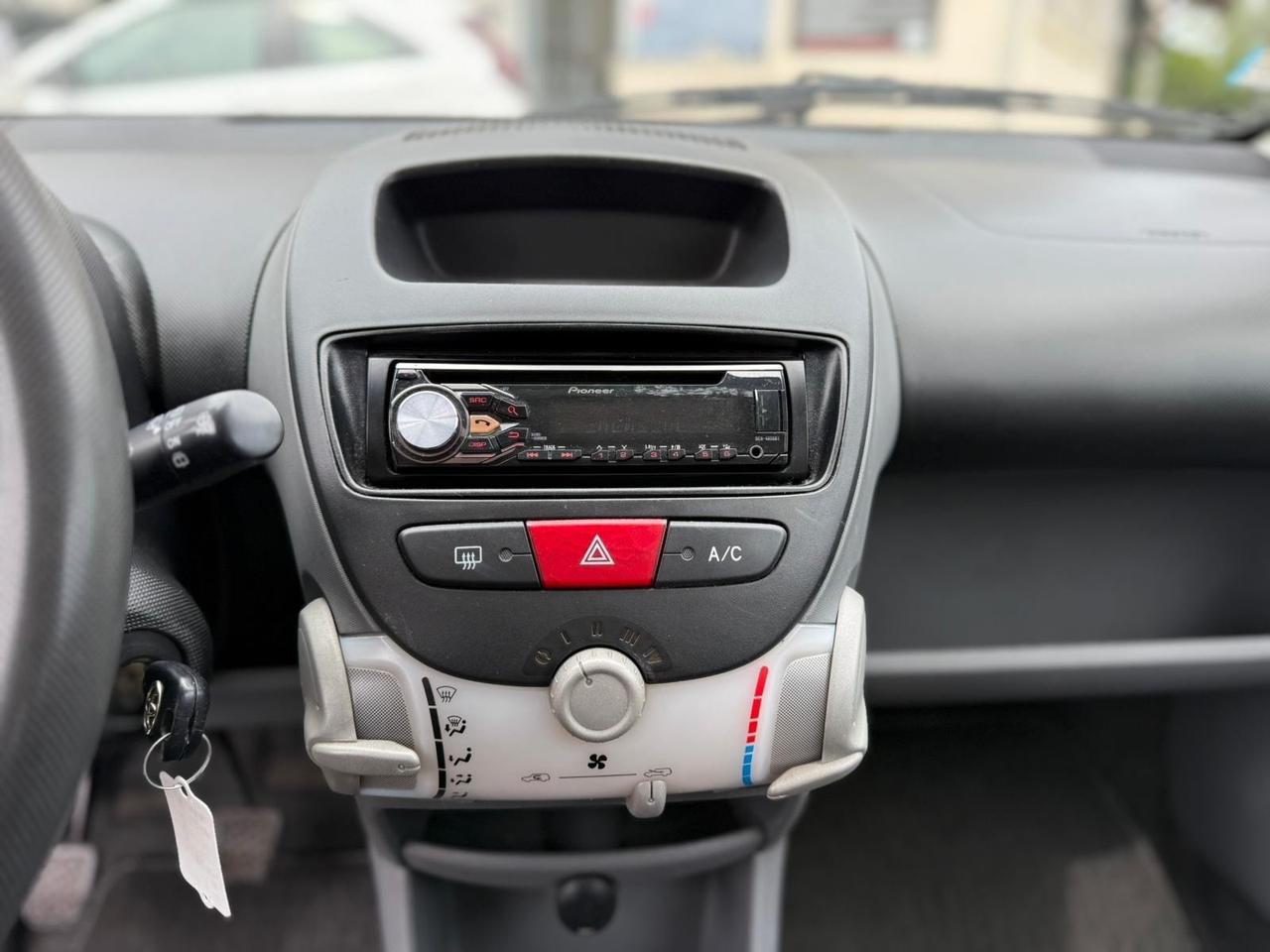 Toyota Aygo 1.0 12V VVT-i 3 porte Sol