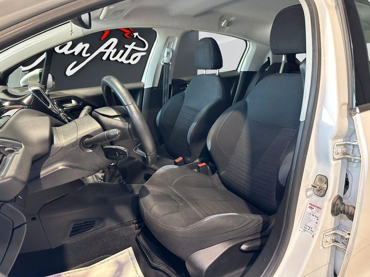 Peugeot 208 1.2 PURETECH 82 CV 5 porte Allure
