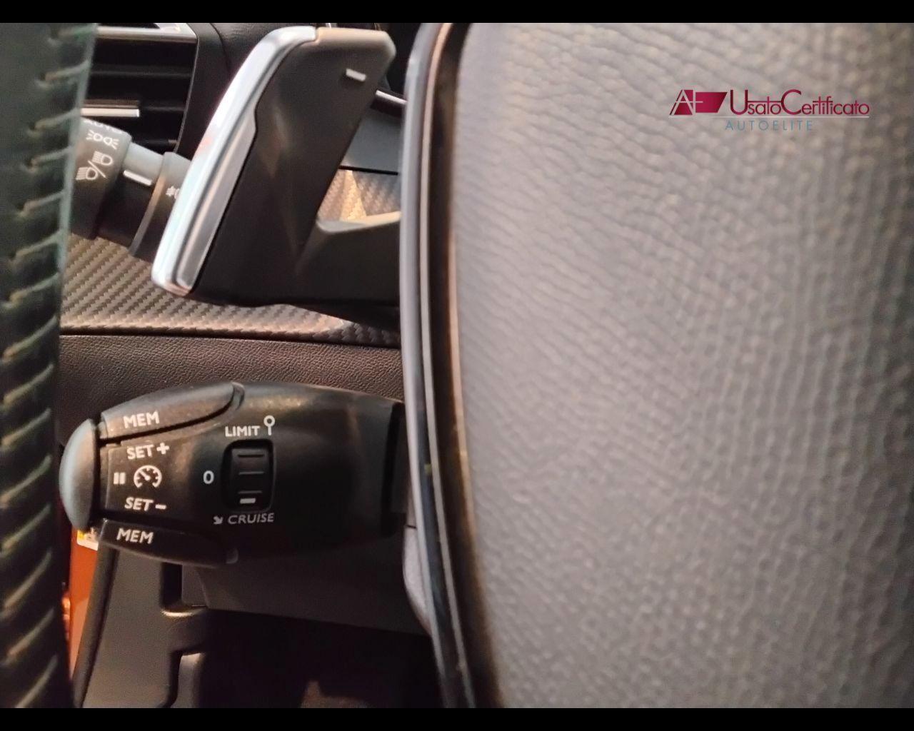 PEUGEOT 2008 BlueHDi 130 S&S EAT8 Allure