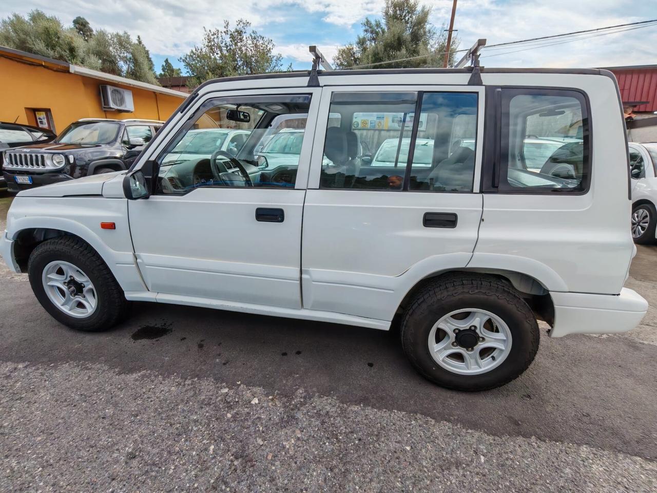 Santana PS 300 350 1.6 HDI Metal Top cat 5p.