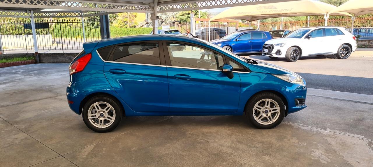 Ford Fiesta 1.4 BenzGPL Titanium