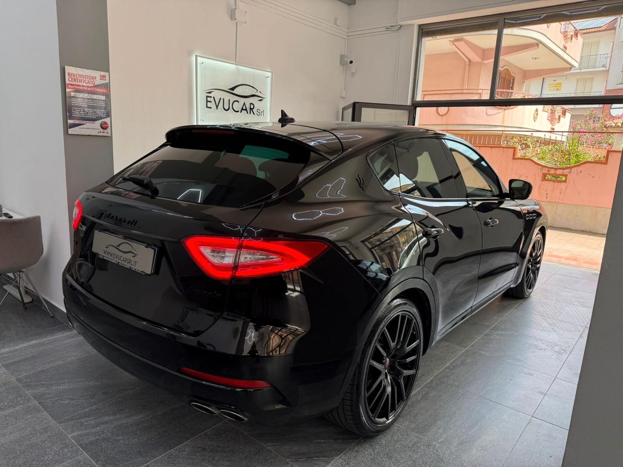 Maserati Levante V6 Diesel AWD 250cv Nerissimo Edition