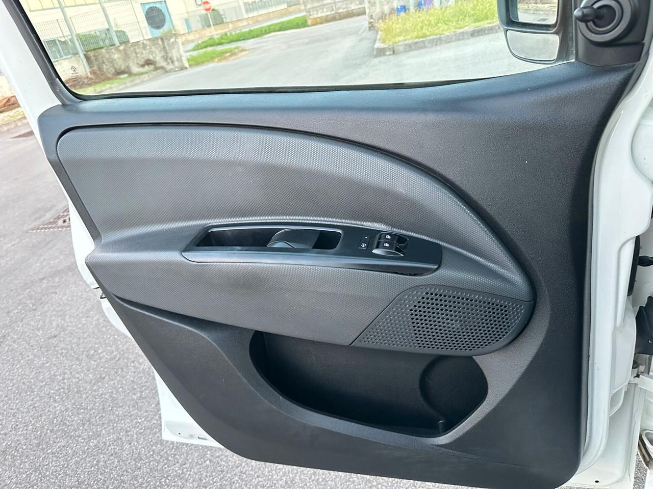 FIAT DOBLO' con ARIA CONDIZIONATA! SUPER PREZZO!