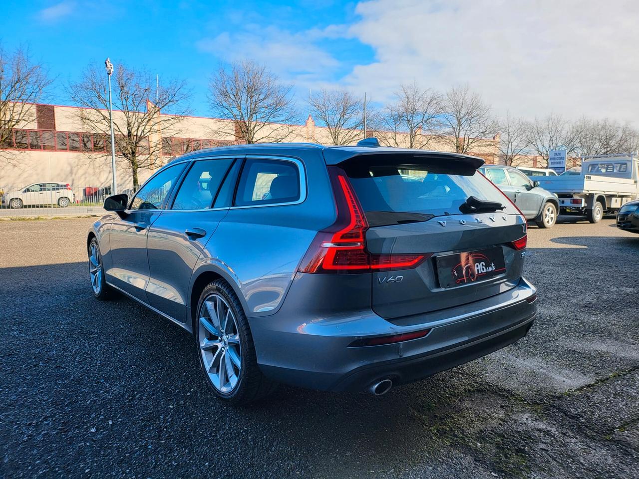 Volvo V60 B4 (d) Geartronic Momentum Business Pro