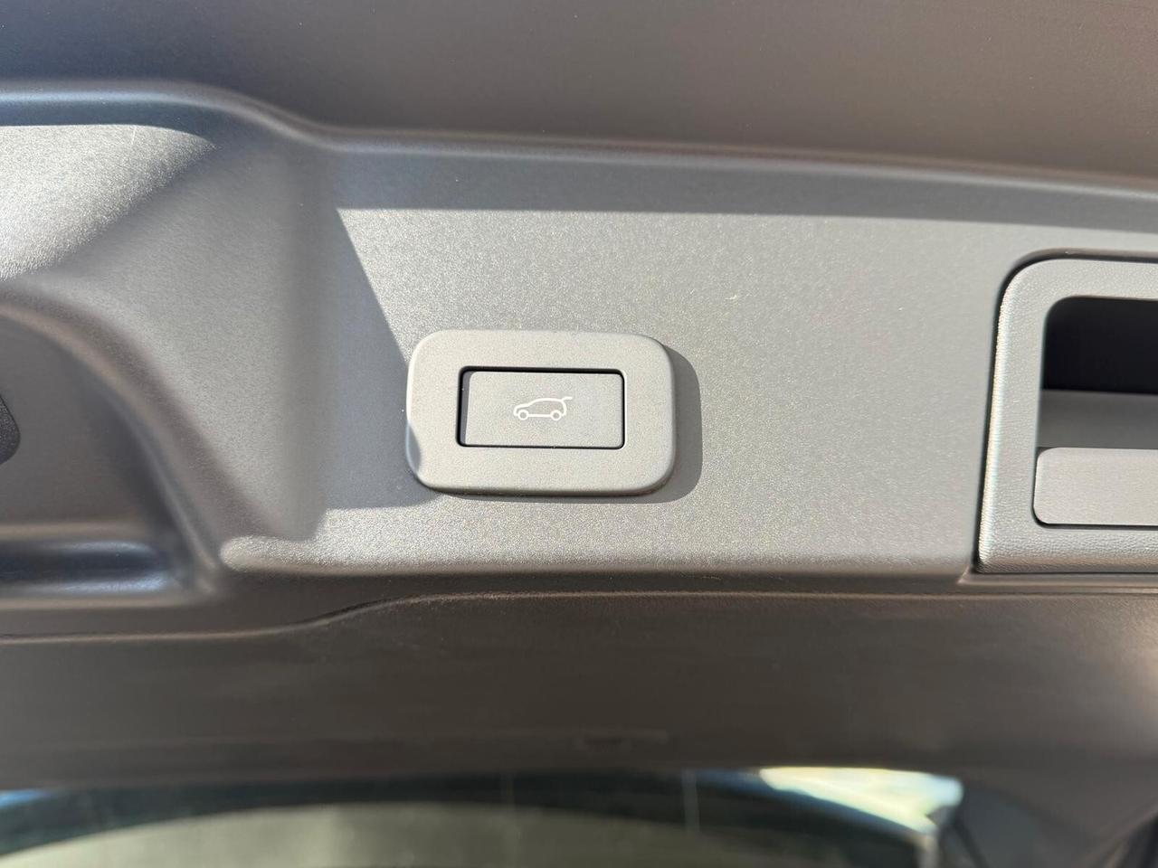 RANGE ROVER EVOQUE DARK EDITION EIGER GREY 2.0D MHEV AWD 163CV ANNO 2026