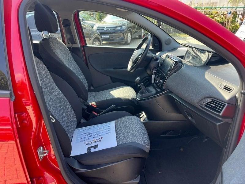 Lancia Ypsilon Ypsilon 1.0 FireFly 5 porte S&S Hybrid Silver