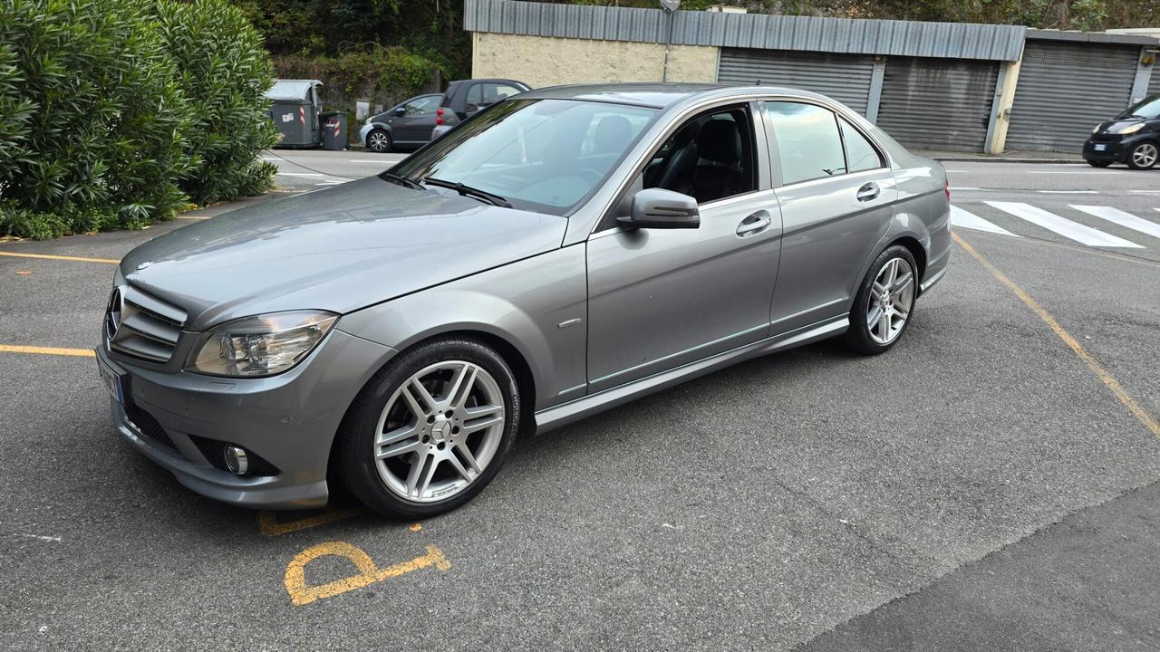 Mercedes-benz C 220 CDI BlueEFFICIENCY Avantgarde AMG