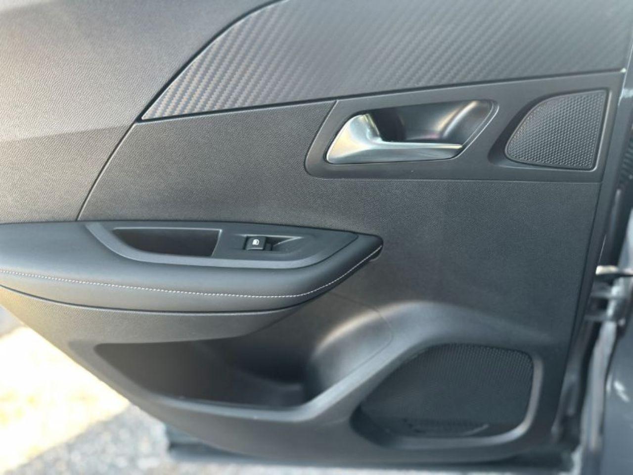 PEUGEOT 2008 2ª serie - 2008 PureTech 130 S&S EAT8 Allure