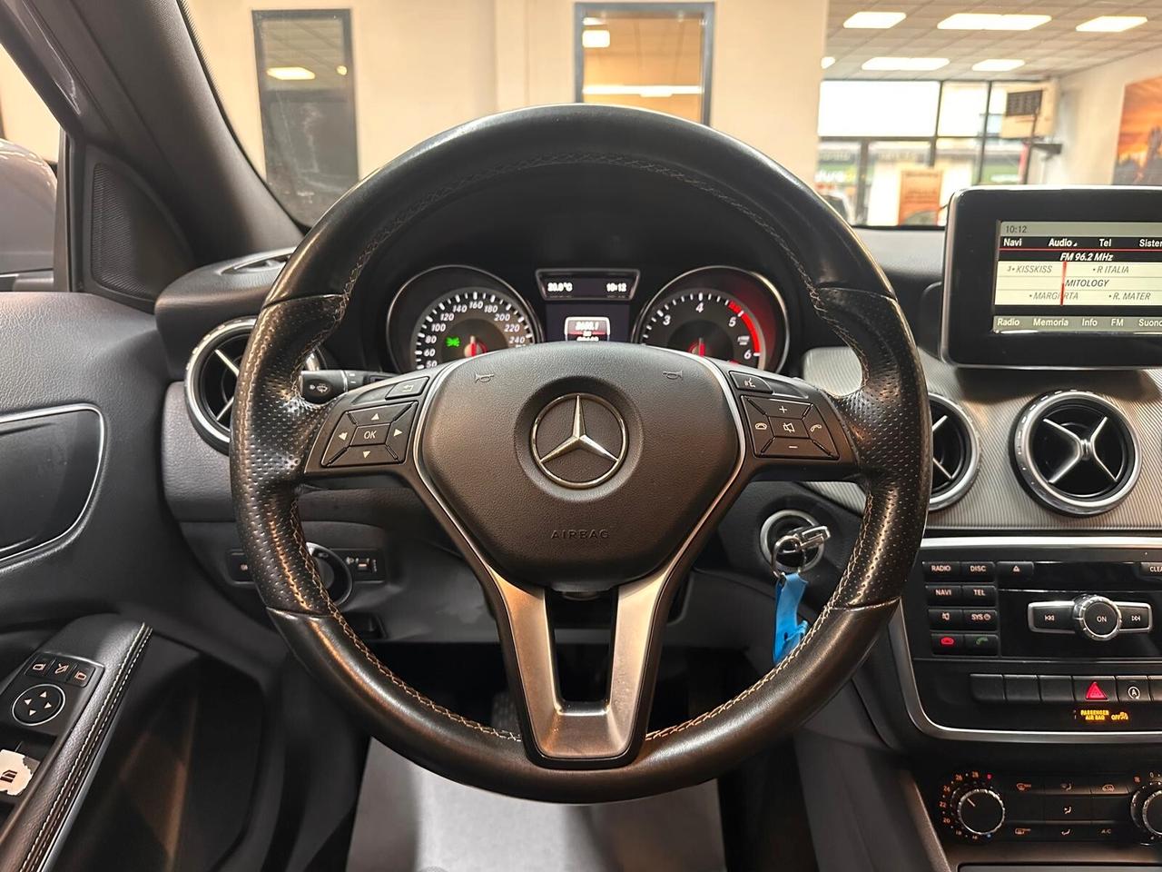 Mercedes-Benz GLA 180 d (cdi) Sport * NEOPATENTATI * 89.000 KM *