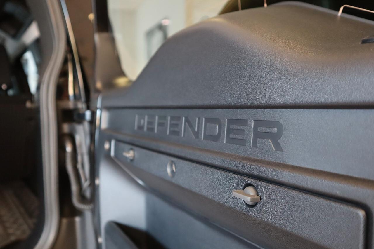 Land Rover Defender 90 3.0D I6 200 CV AWD Auto S