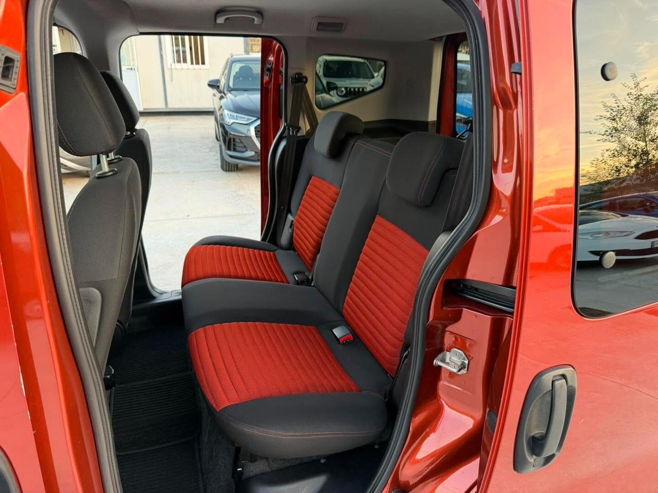 Fiat Qubo 1.3 MJT -TREKKING- Autocarro 4 POSTI