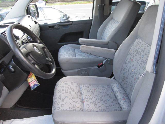 VOLKSWAGEN Caravelle 2.5 TDI/131CV PL Trendline autom.