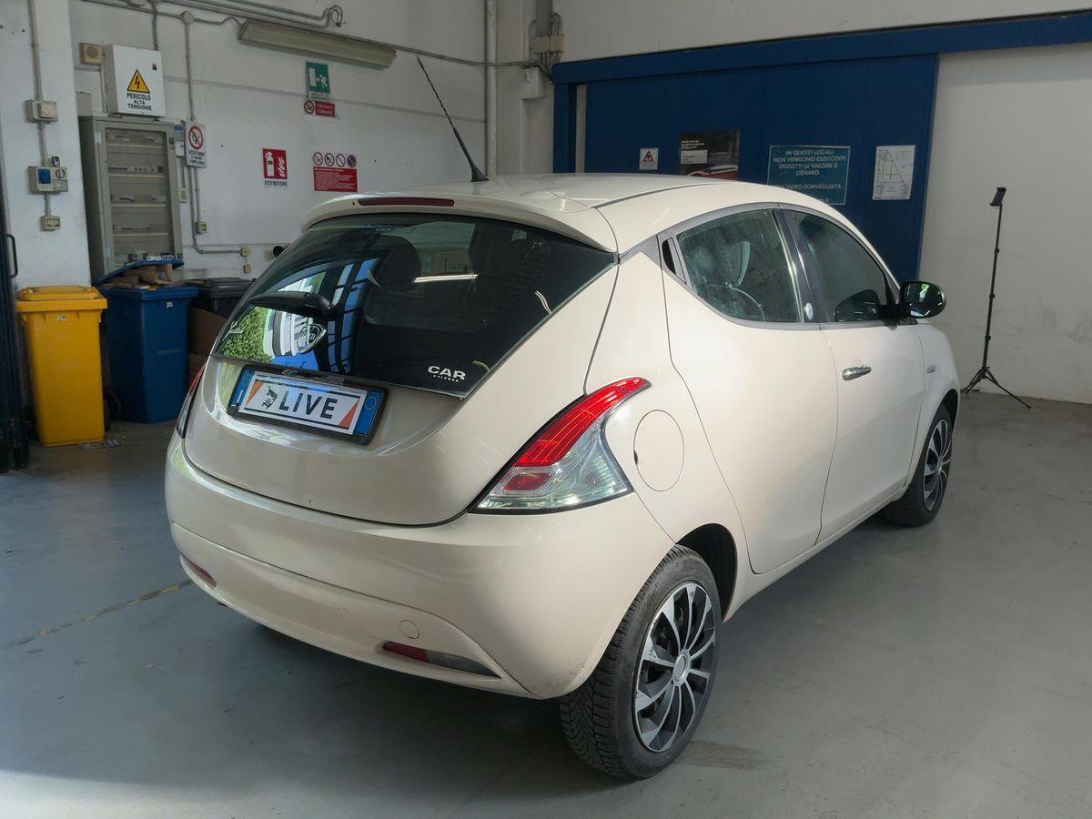 Lancia Ypsilon 5 Porte Ypsilon 1.2 Silver ecochic Gpl 69cv