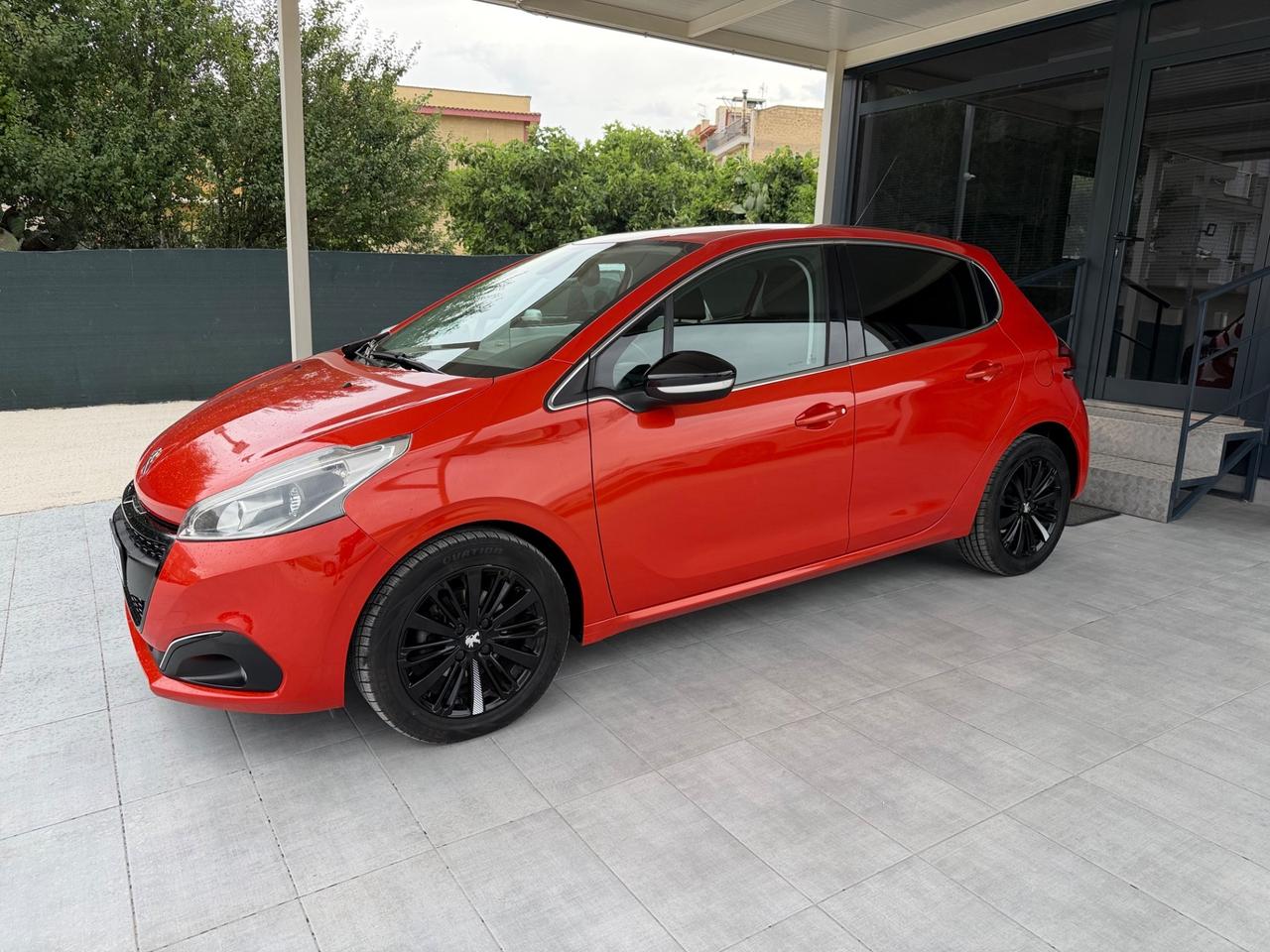 Peugeot 208 BlueHDi 75 5 porte Allure