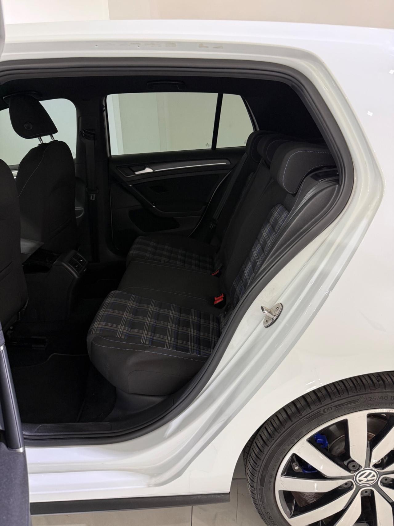 VOLKSWAGEN GOLF GTE UNICO PROPRIETARIO