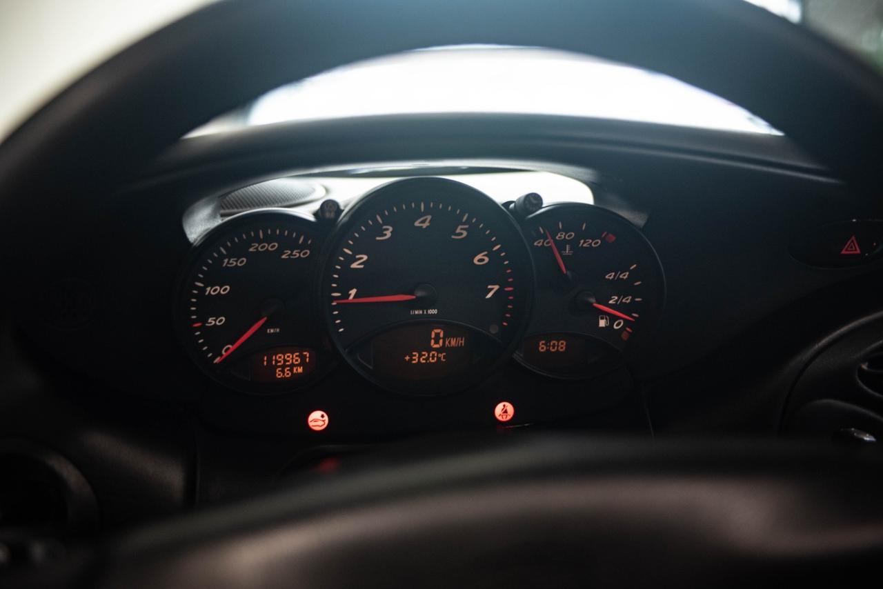 Porsche Boxster 2.5i 24V cat
