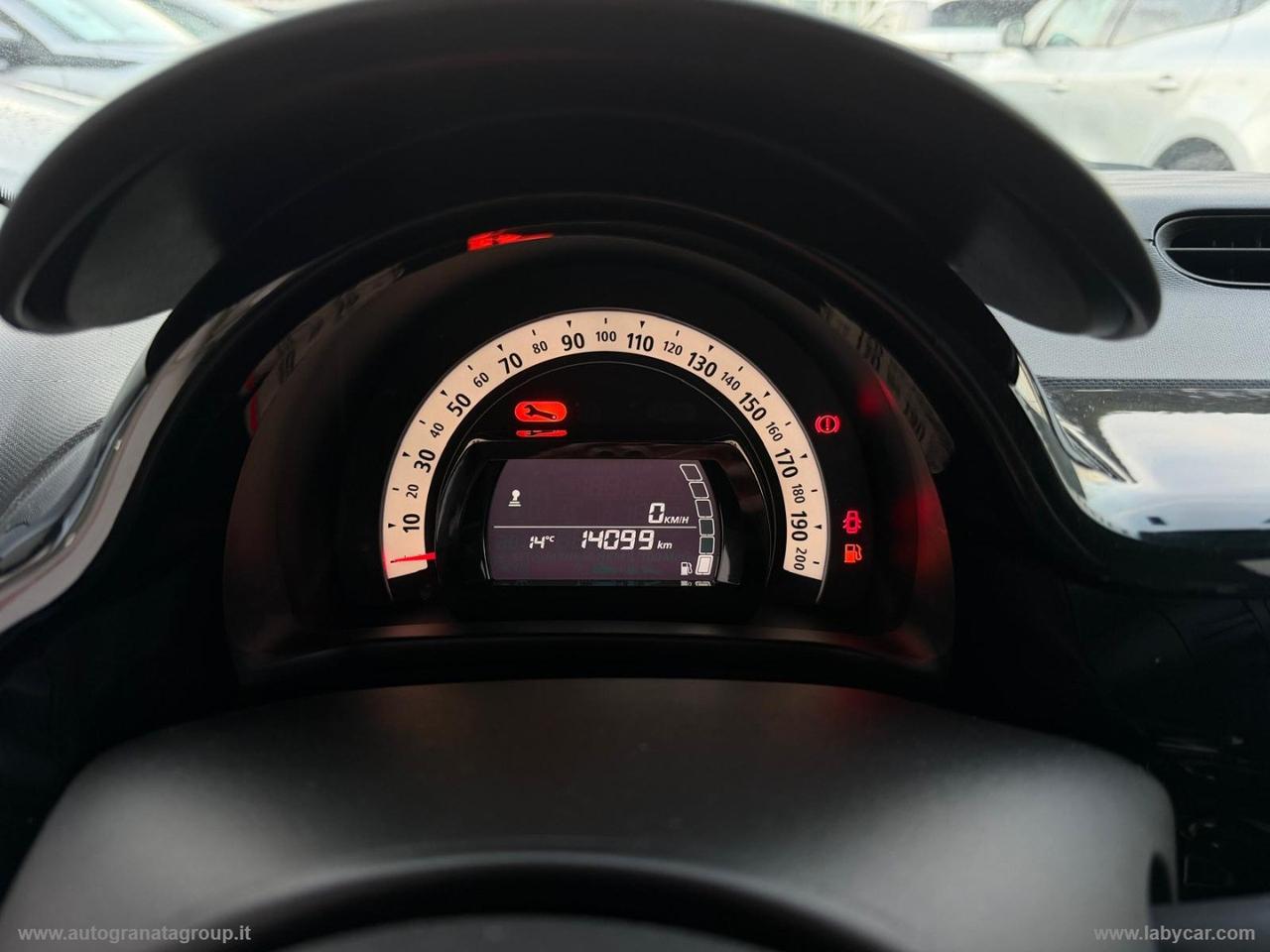 RENAULT Twingo SCe 65 CV Urban Night PARI NUOVO!