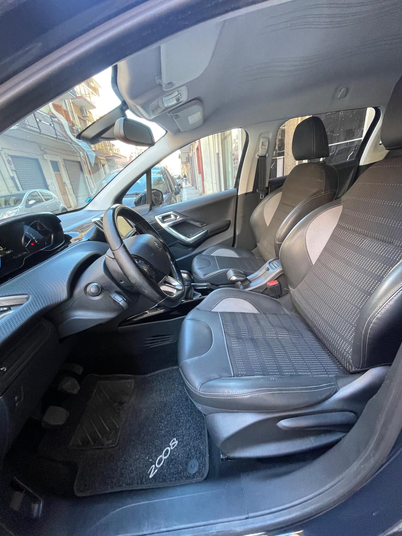 Peugeot 2008 BlueHDi 100 Allure