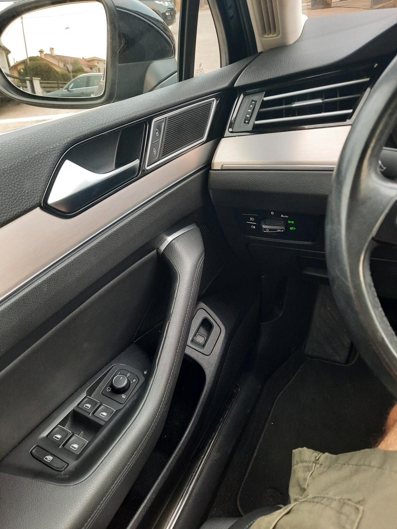 Volkswagen Passat Variant 2.0 BiTDI 4MOT. DSG Highline BlueMotion Tech.
