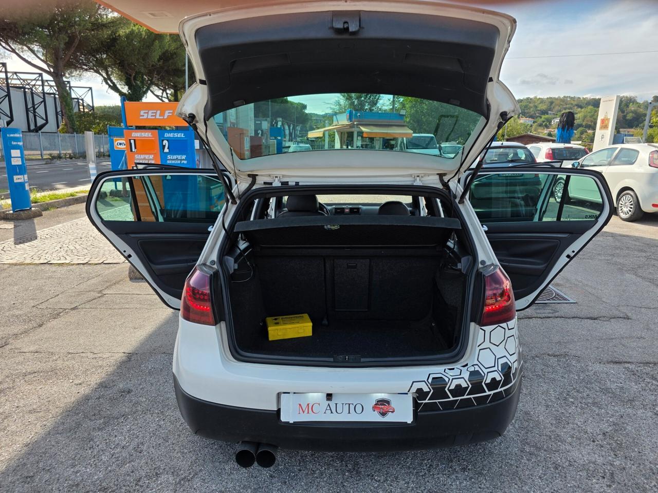 Volkswagen Golf GTD anno 2008 con 313.500 Motore sost