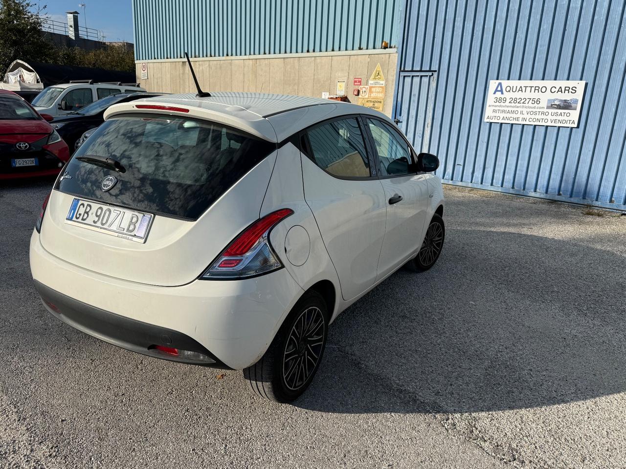 Lancia Ypsilon 1.2 69 CV 5 porte S&S Platinum
