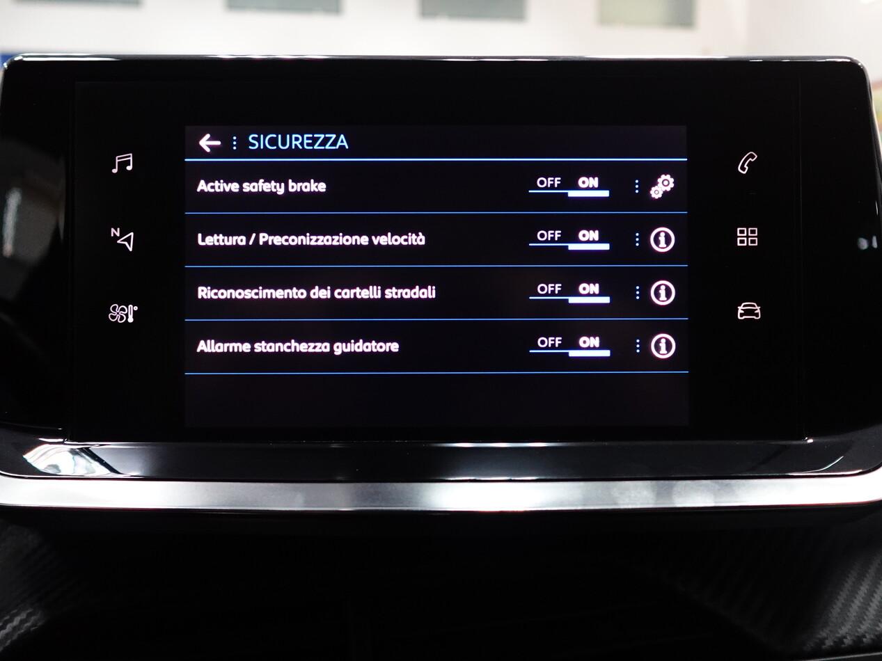 Peugeot 2008 1.2 PureTECH 100 CV ALLURE