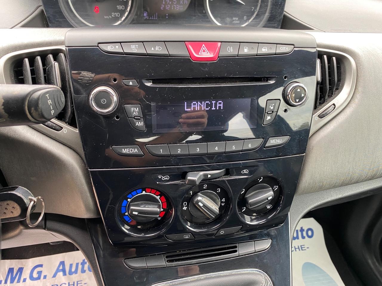 Lancia ypsilon 1.2 GPL gold ecochic 69 CV 51KW
