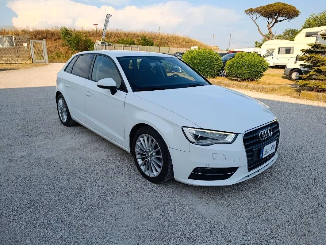 Audi A3 2.0 tdi Attraction 150cv s-tronic E6