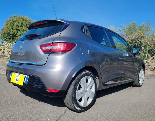 Renault Clio 1.2 Live 75cv