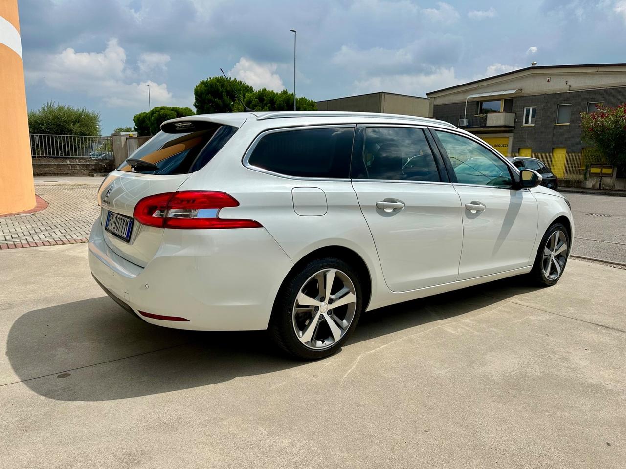 Peugeot 308 BlueHDi 130 S&S EAT8 SW Active