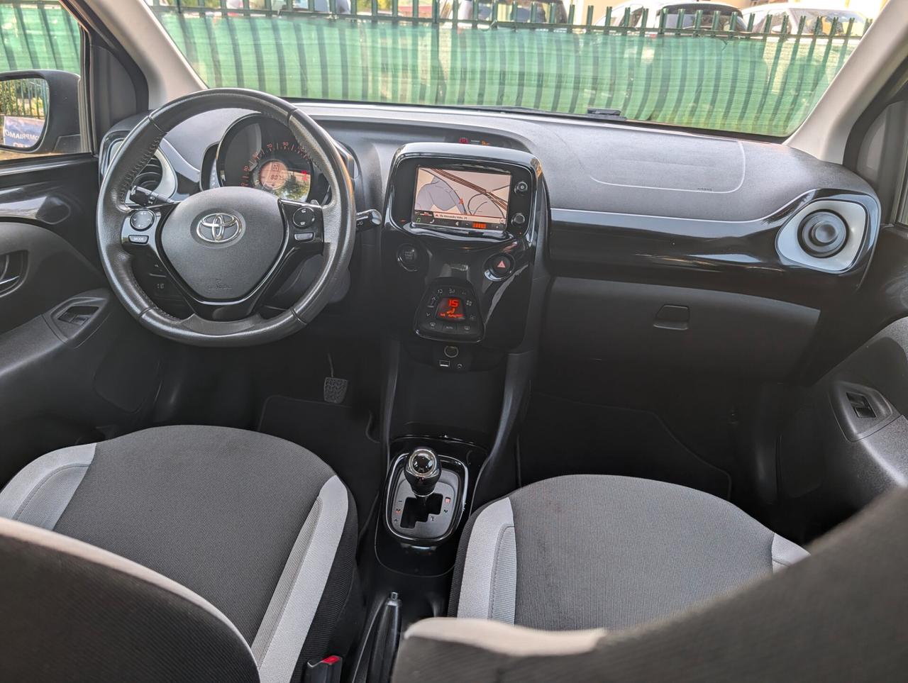 Toyota Aygo 1.0 VVT-i 69 CV 3 porte x-clusiv MMT