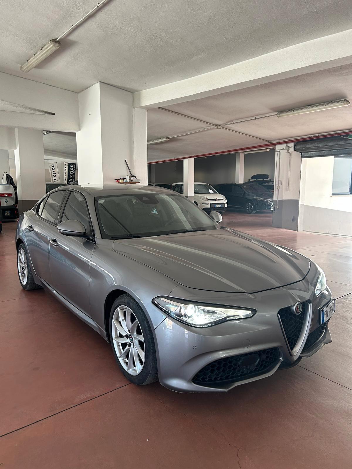 Alfa Romeo Giulia 2.2 Turbodiesel 210 CV AT8 AWD Q4 Veloce