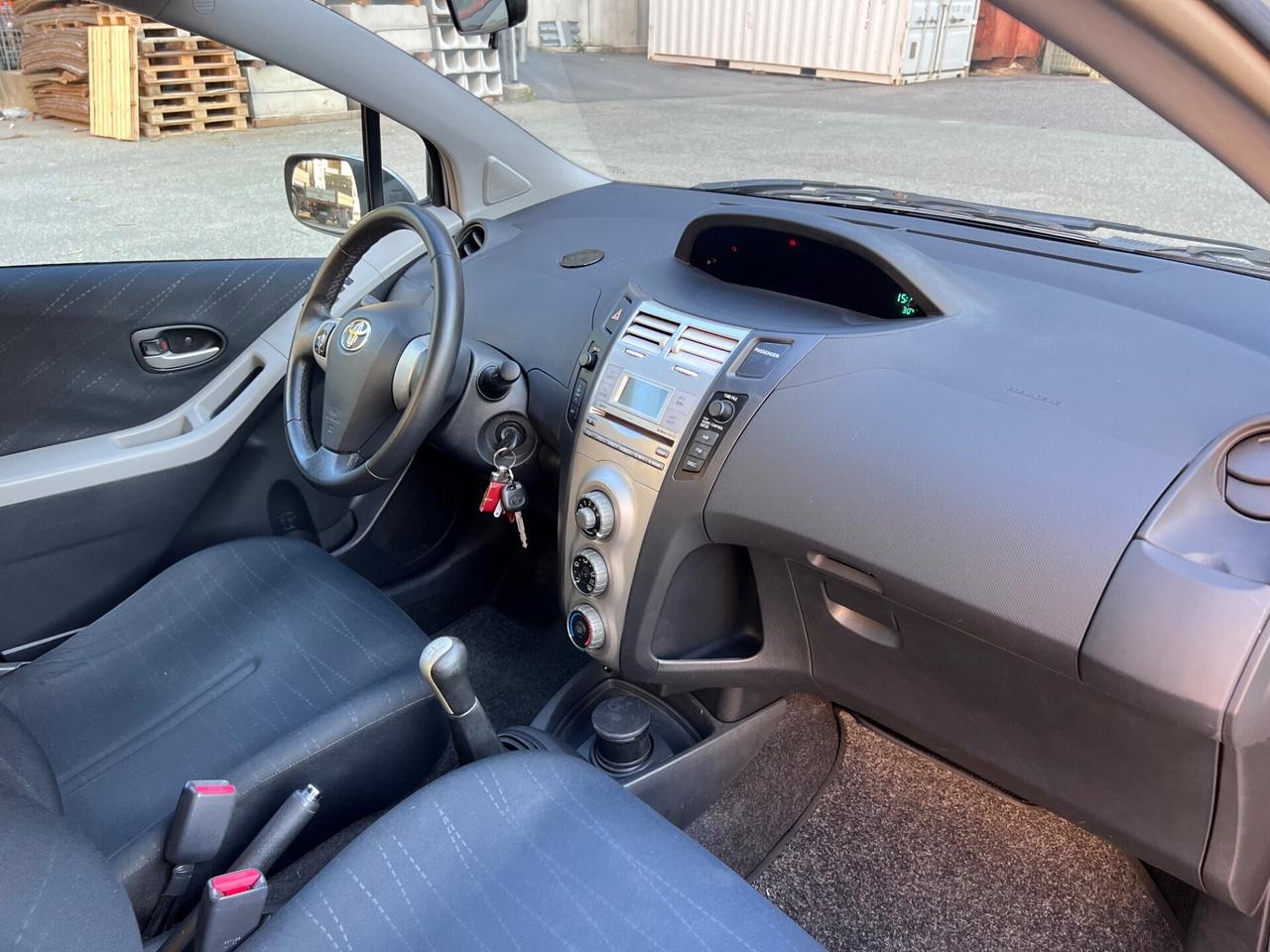 Toyota Yaris 1.3 5 porte Sol