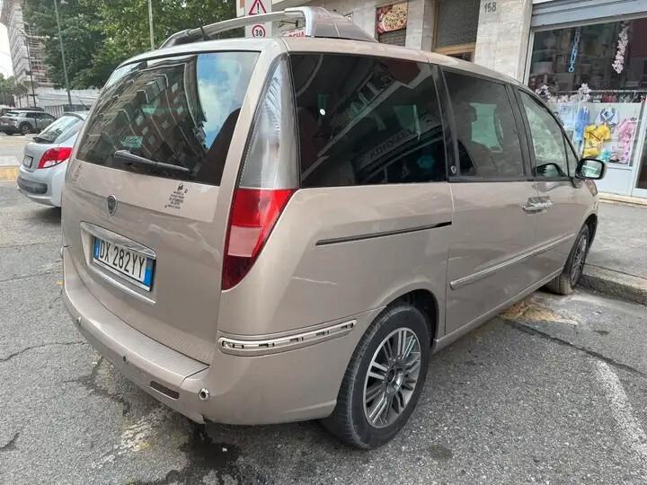 Lancia Phedra 2.2 MJT Platino