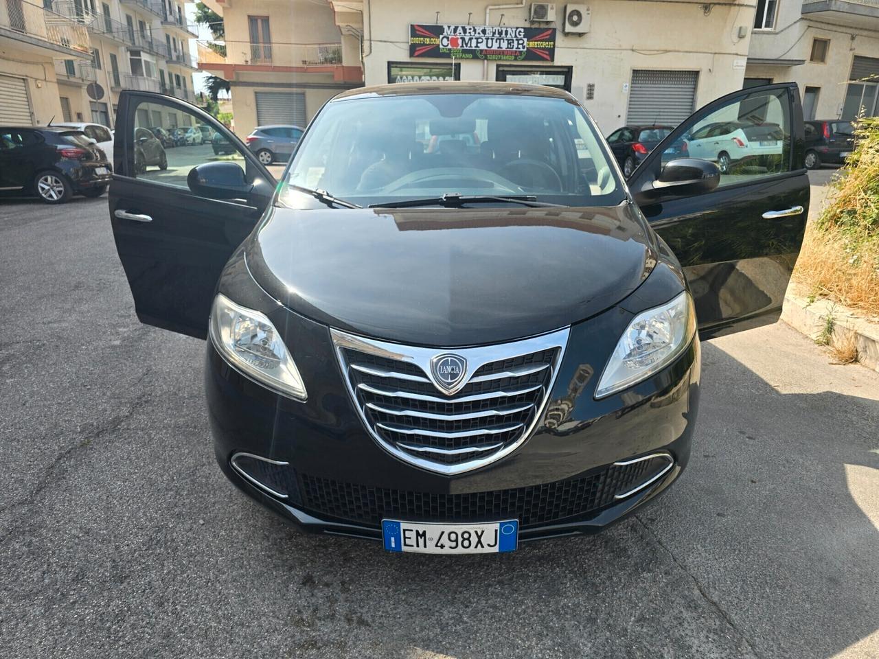 Lancia Ypsilon 1.2 69 CV 5 porte S&S Platinum
