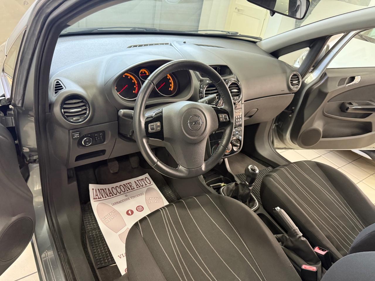 Opel Corsa 1.2 gpl 2011 full optional