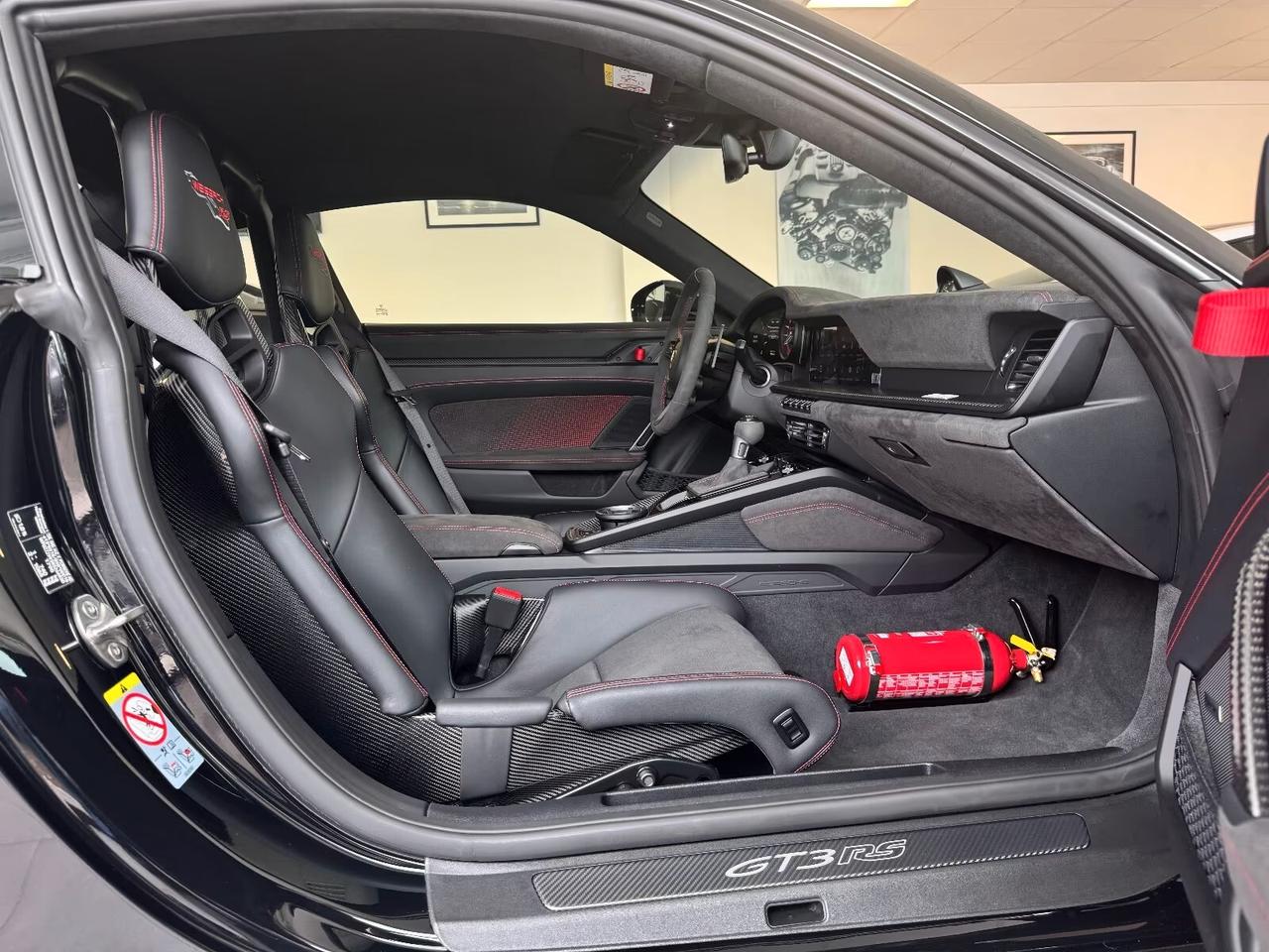 Porsche 911 GT3 RS Weissach