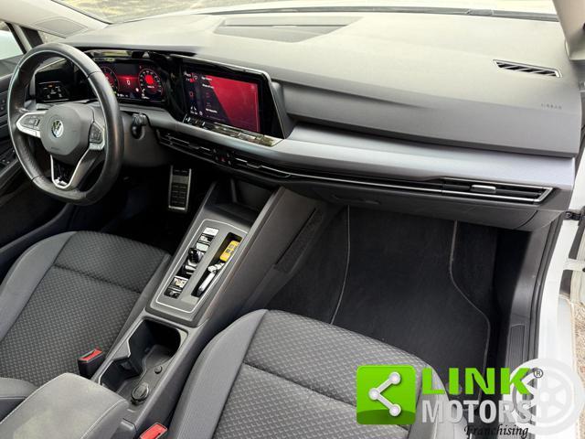 VOLKSWAGEN Golf 8 ACTIVE