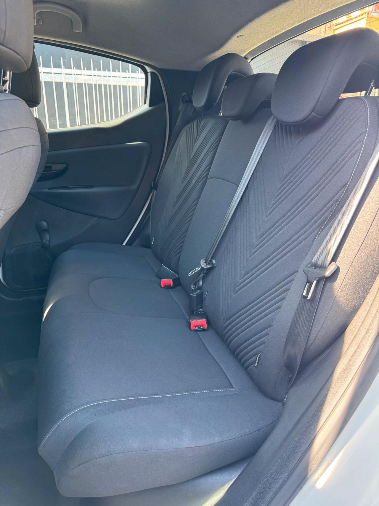 LANCIA YPSILON HYBRID 1.0 70CV