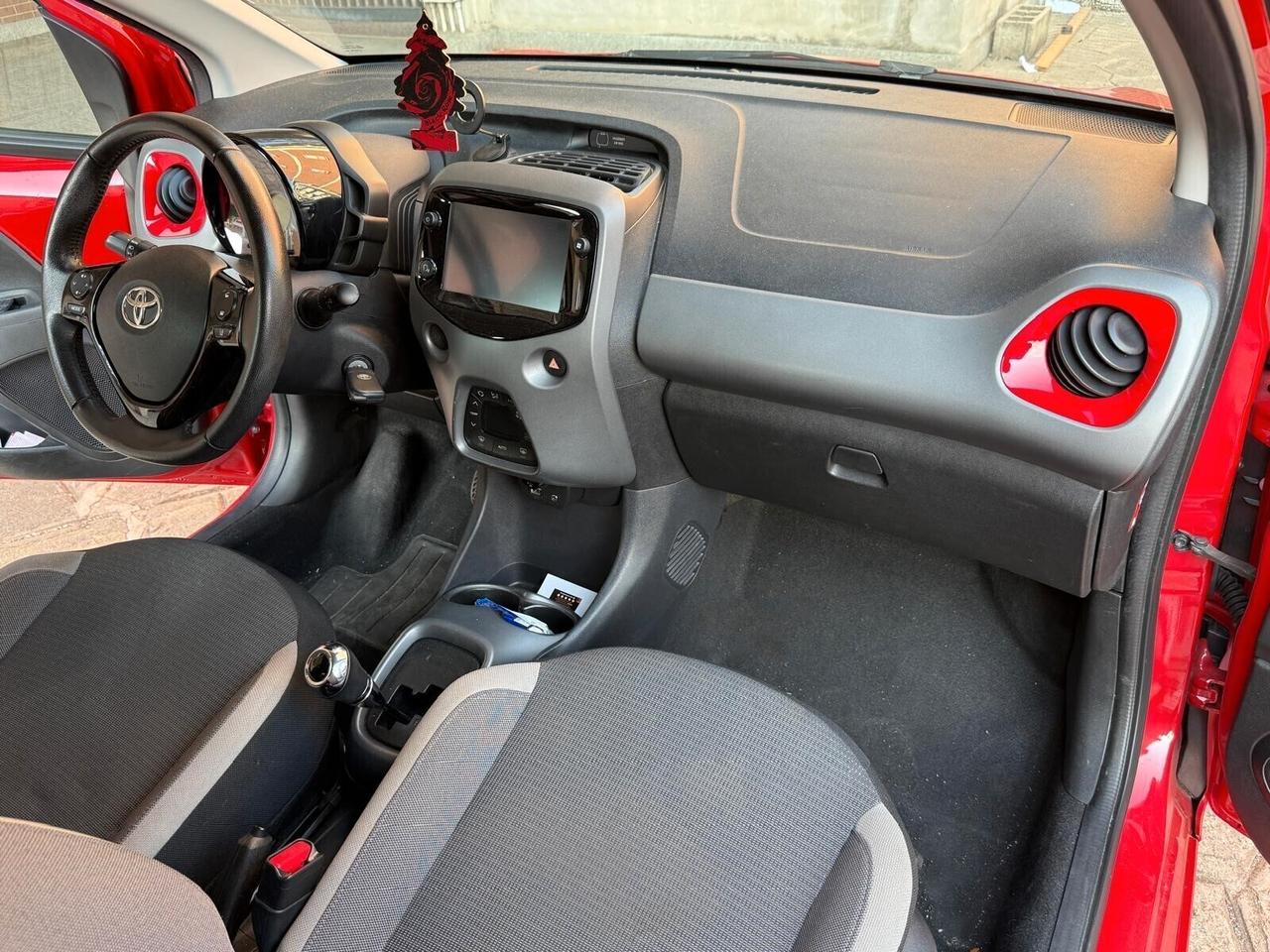 Toyota Aygo Connect 1.0 VVT-i 72 CV 5 porte x-cool MMT