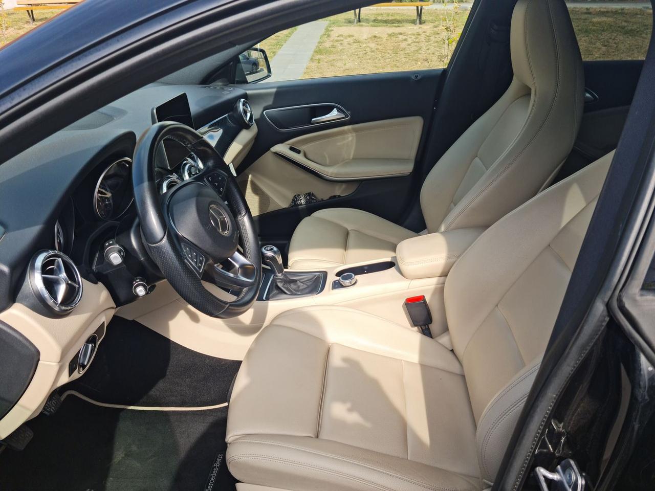 Mercedes-Benz CLA 180 BLUE EFICENCY PREMIUM #6083